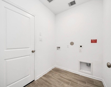 7214 Cordgrass Prairie Lane - Photo Thumbnail 15
