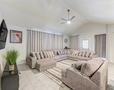 1565 Dawn Harbor Drive - Photo Thumbnail 17