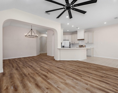 42 Camber Pine Place - Photo Thumbnail 10