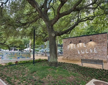 201 Main Street - Photo Thumbnail 22