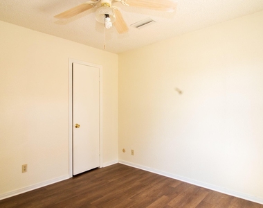 4039 Erby Street - Photo Thumbnail 2