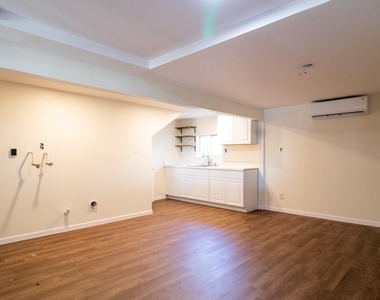 4039 Erby Street - Photo Thumbnail 3