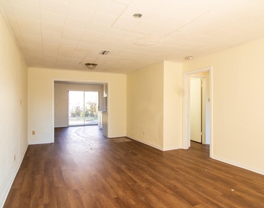4039 Erby Street - Photo Thumbnail 4