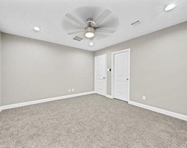 5807 Southmund Street - Photo Thumbnail 8