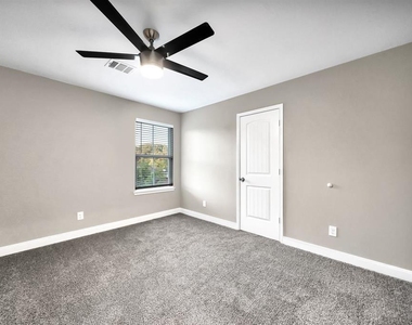5807 Southmund Street - Photo Thumbnail 7