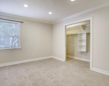 3131 Cummins Street - Photo Thumbnail 7