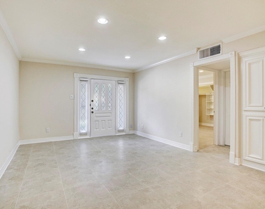 3131 Cummins Street - Photo Thumbnail 1
