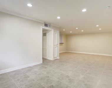 3131 Cummins Street - Photo Thumbnail 4