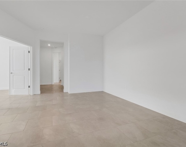 19728 Hinkley Drive - Photo Thumbnail 11