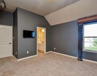 2703 Bonnie Bray Dr Drive - Photo Thumbnail 21