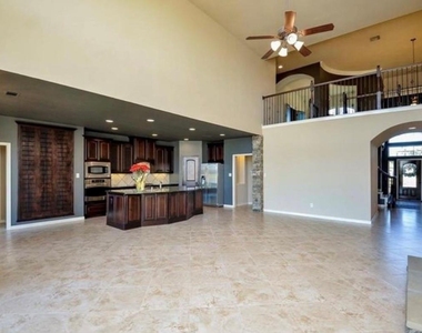2703 Bonnie Bray Dr Drive - Photo Thumbnail 8