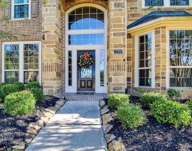 2703 Bonnie Bray Dr Drive - Photo Thumbnail 5