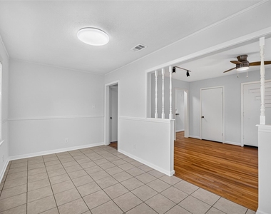6734 Sharpcrest Street - Photo Thumbnail 11