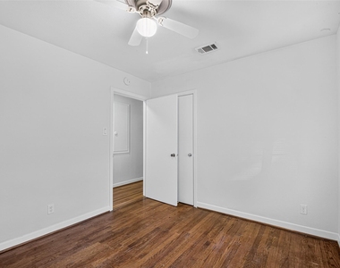 6734 Sharpcrest Street - Photo Thumbnail 29