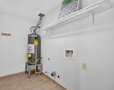 6734 Sharpcrest Street - Photo Thumbnail 21