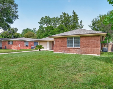 6734 Sharpcrest Street - Photo Thumbnail 4