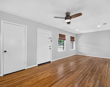 6734 Sharpcrest Street - Photo Thumbnail 7