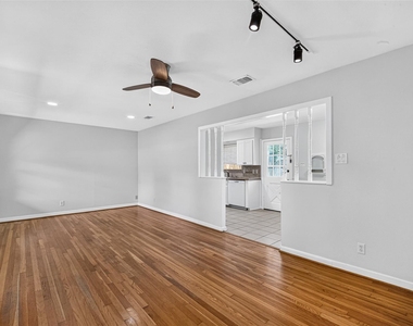 6734 Sharpcrest Street - Photo Thumbnail 8