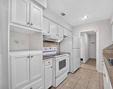 6734 Sharpcrest Street - Photo Thumbnail 18