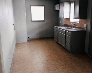 3122 Crane Street - Photo Thumbnail 3