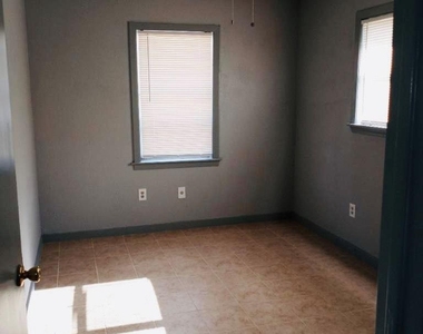 3122 Crane Street - Photo Thumbnail 5