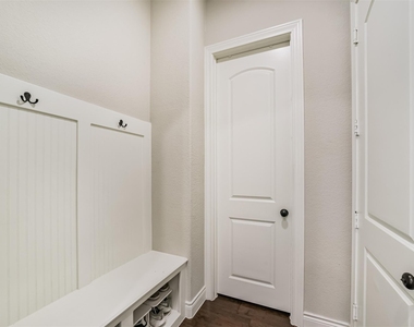 10918 Avery Arbor Lane - Photo Thumbnail 27