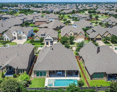 10918 Avery Arbor Lane - Photo Thumbnail 3