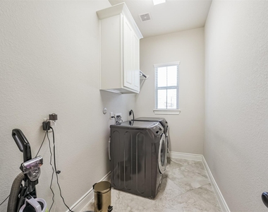 10918 Avery Arbor Lane - Photo Thumbnail 34