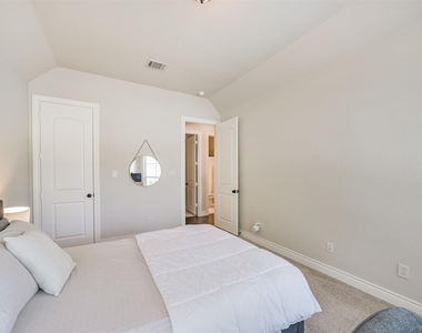 10918 Avery Arbor Lane - Photo Thumbnail 30
