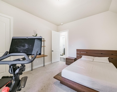10918 Avery Arbor Lane - Photo Thumbnail 33