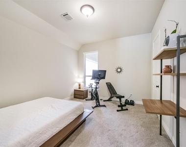 10918 Avery Arbor Lane - Photo Thumbnail 32