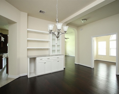 34 Estherwood Place - Photo Thumbnail 5