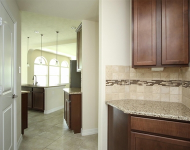 34 Estherwood Place - Photo Thumbnail 12