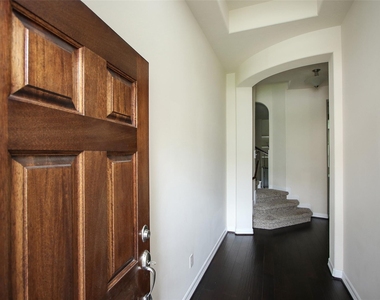 34 Estherwood Place - Photo Thumbnail 3