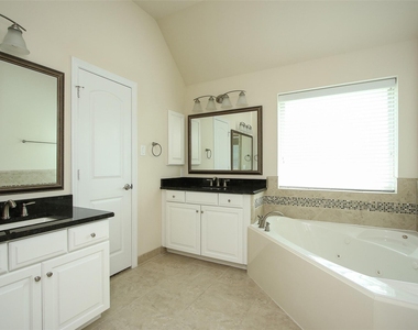 34 Estherwood Place - Photo Thumbnail 16