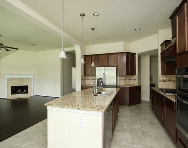 34 Estherwood Place - Photo Thumbnail 10