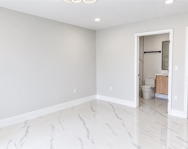 304 Mcarthur Blvd - Photo Thumbnail 9
