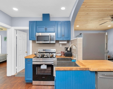 915 8th Street - Photo Thumbnail 19