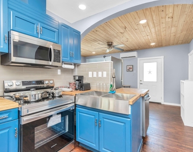 915 8th Street - Photo Thumbnail 22