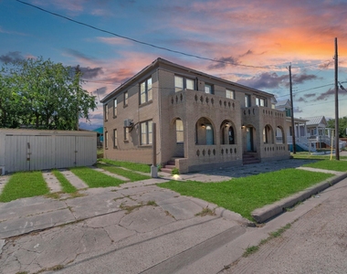 915 8th Street - Photo Thumbnail 5