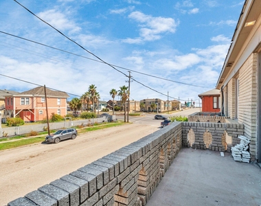 915 8th Street - Photo Thumbnail 43