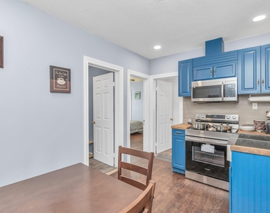 915 8th Street - Photo Thumbnail 25