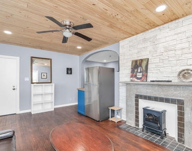 915 8th Street - Photo Thumbnail 10