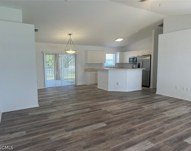 2148 Nw 21st Place - Photo Thumbnail 4