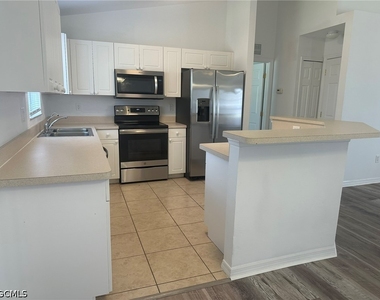 2148 Nw 21st Place - Photo Thumbnail 9