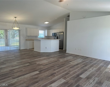 2148 Nw 21st Place - Photo Thumbnail 5