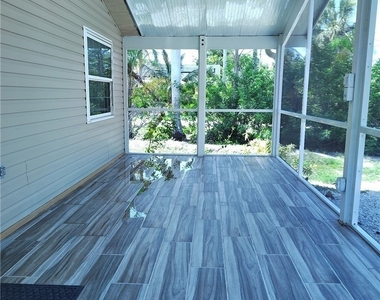 7257 Victory Road - Photo Thumbnail 3