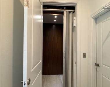 16578 Ridgeview Circle - Photo Thumbnail 12