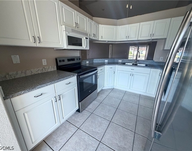 626 Se 13th Place - Photo Thumbnail 6