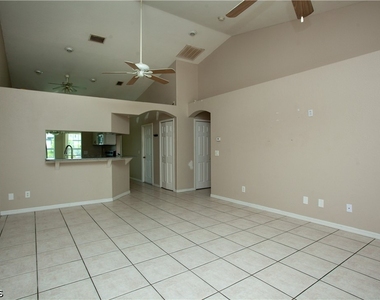 626 Se 13th Place - Photo Thumbnail 12